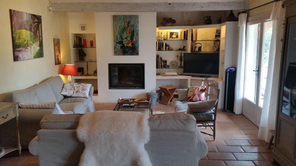 Le Mas Des Oliviers Puget-Ville Luaran gambar